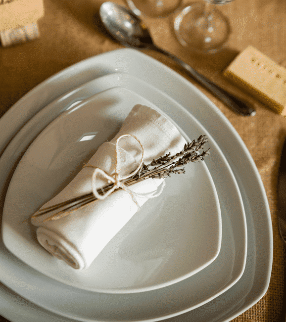 assiette service vaisselle 2-min